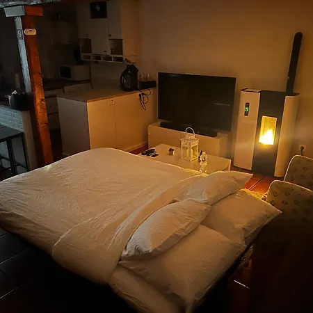 Cozy Escape In Rural Village Apartament *