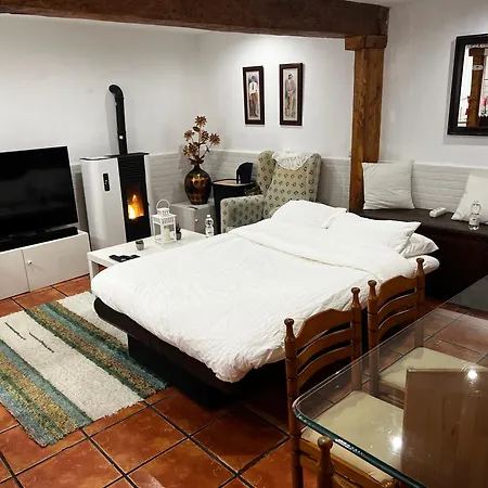Cozy Escape In Rural Village *
